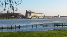 Racecourse flooded 2015